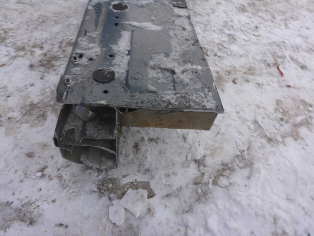 Порог со стойкой левый