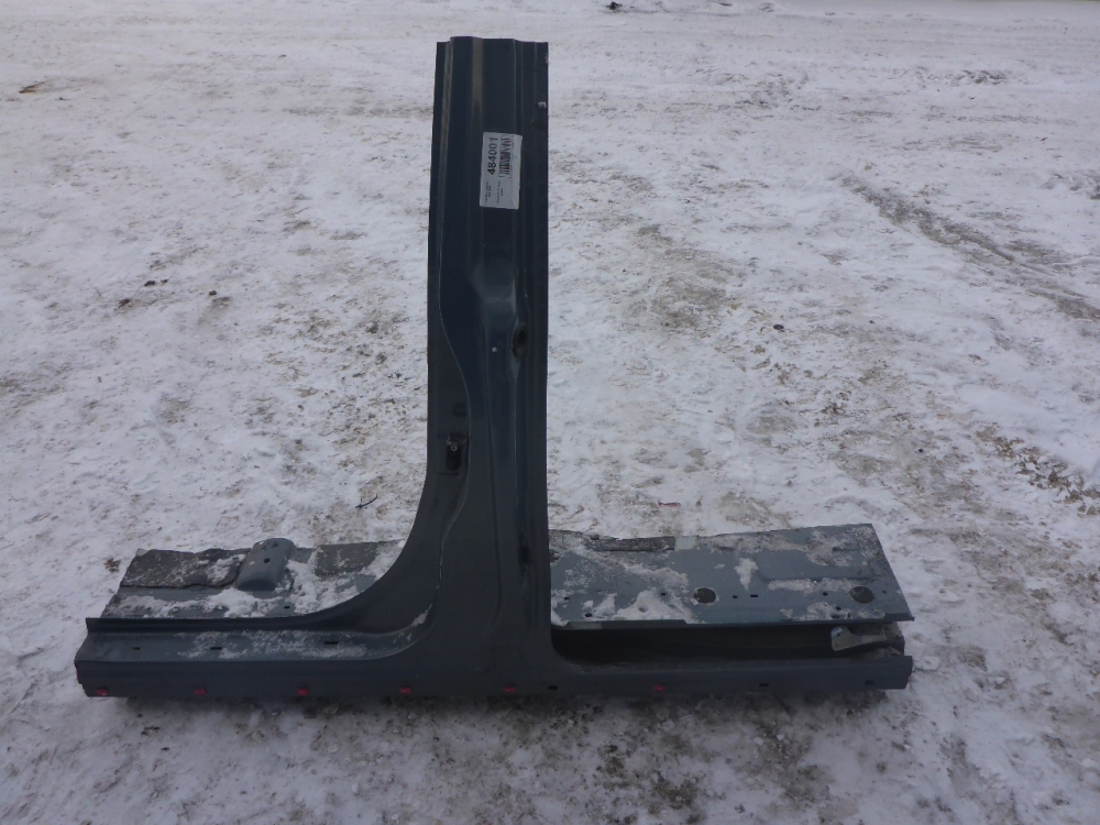 Порог со стойкой левый