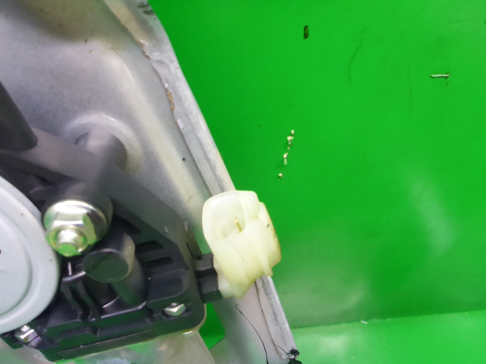 Стеклоподъемник электр. передний правый