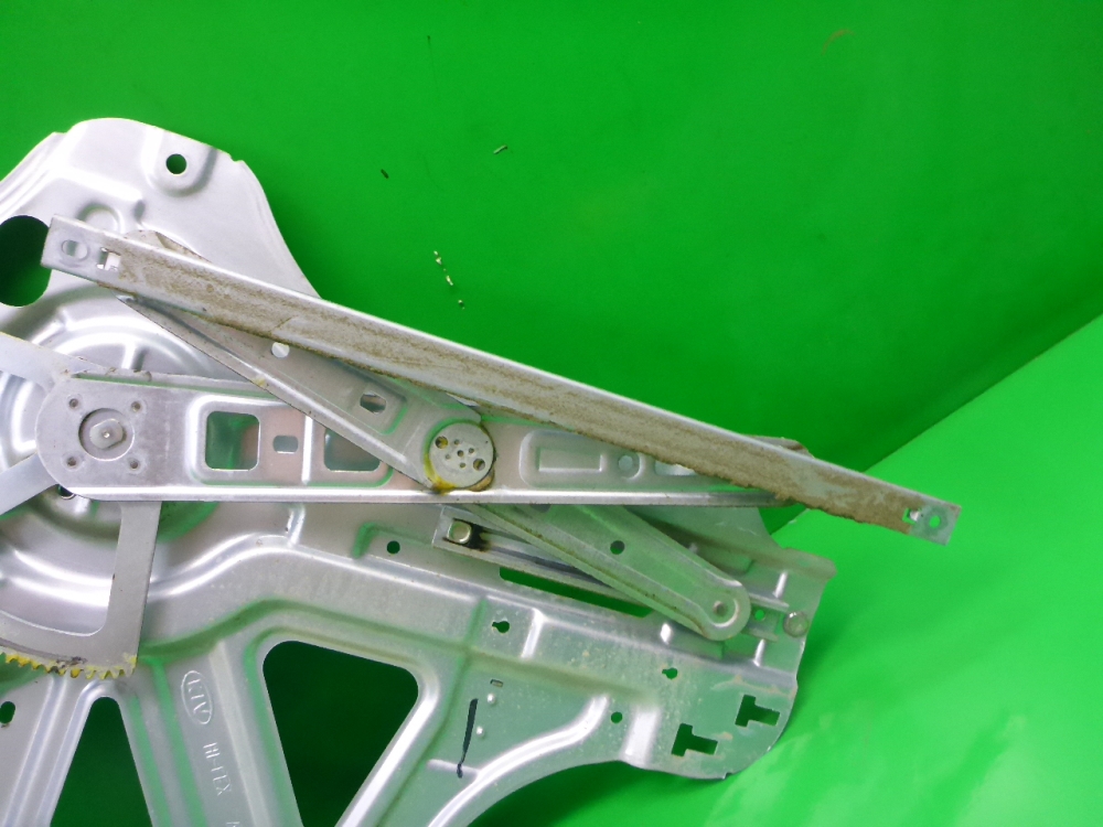 Стеклоподъемник электр. передний правый