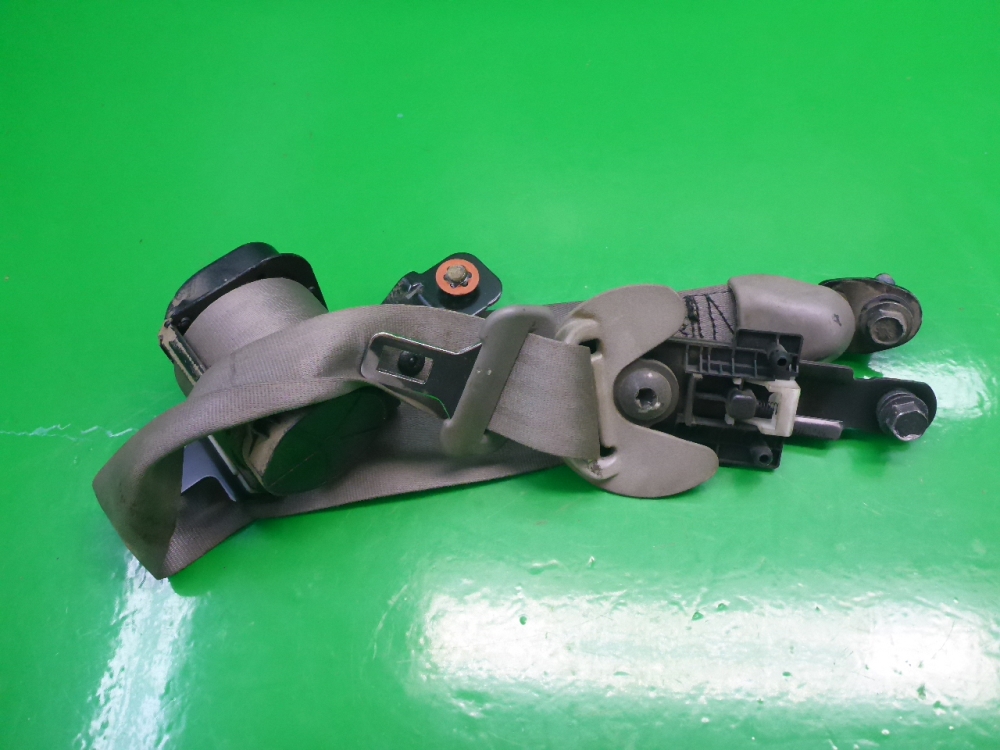 Ремень безопасности