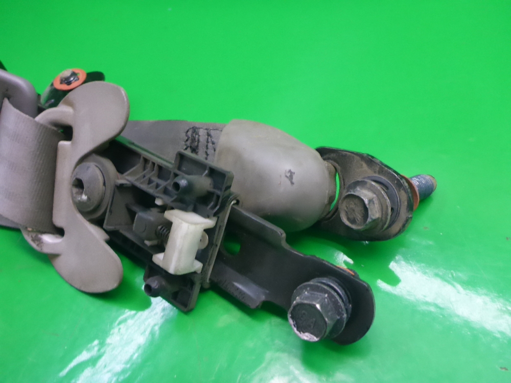 Ремень безопасности