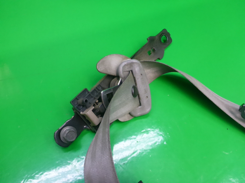 Ремень безопасности с пиропатроном