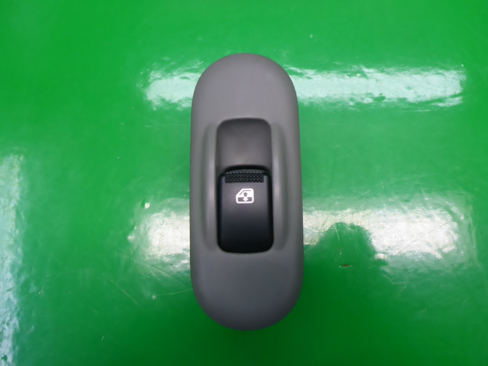 Кнопка стеклоподъемника