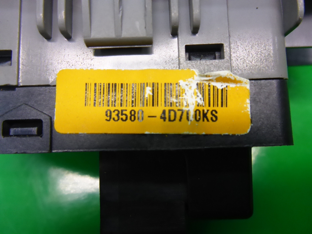 Кнопка стеклоподъемника