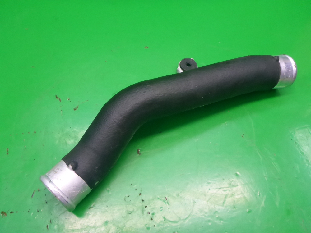 Патрубок интеркулера