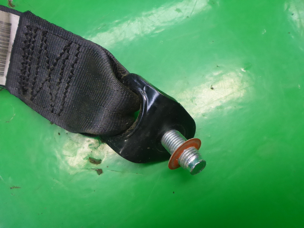 Ремень безопасности