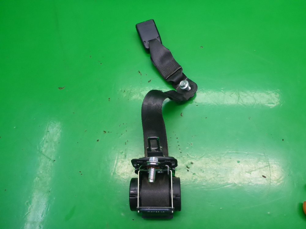 Ремень безопасности