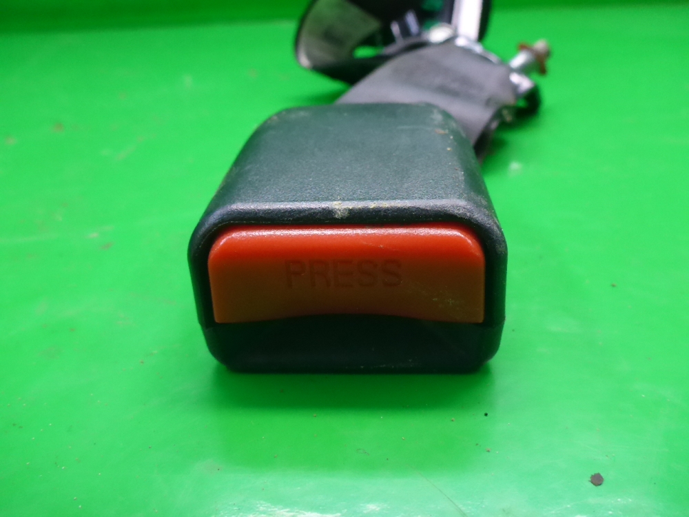 Ремень безопасности