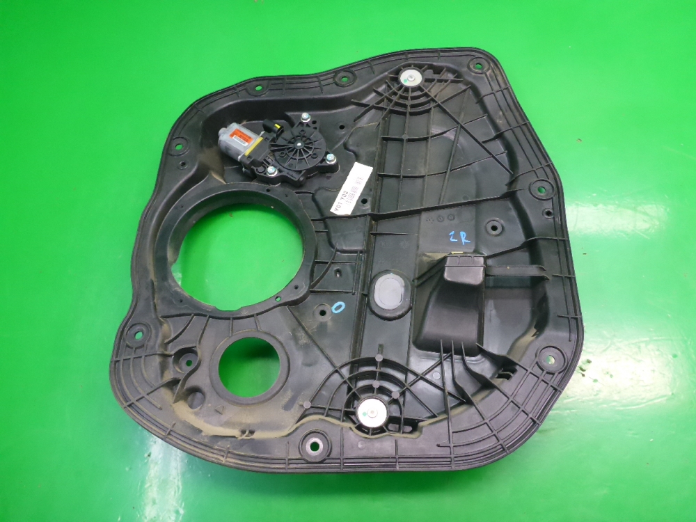 Стеклоподъемник электр. задний правый