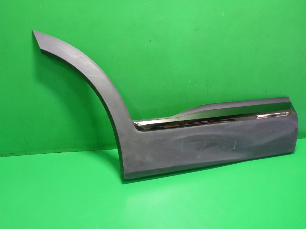 Накладка двери задней правой