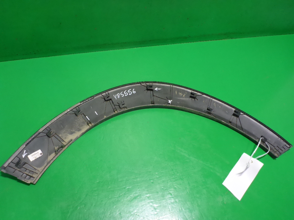 Накладка переднего крыла левого