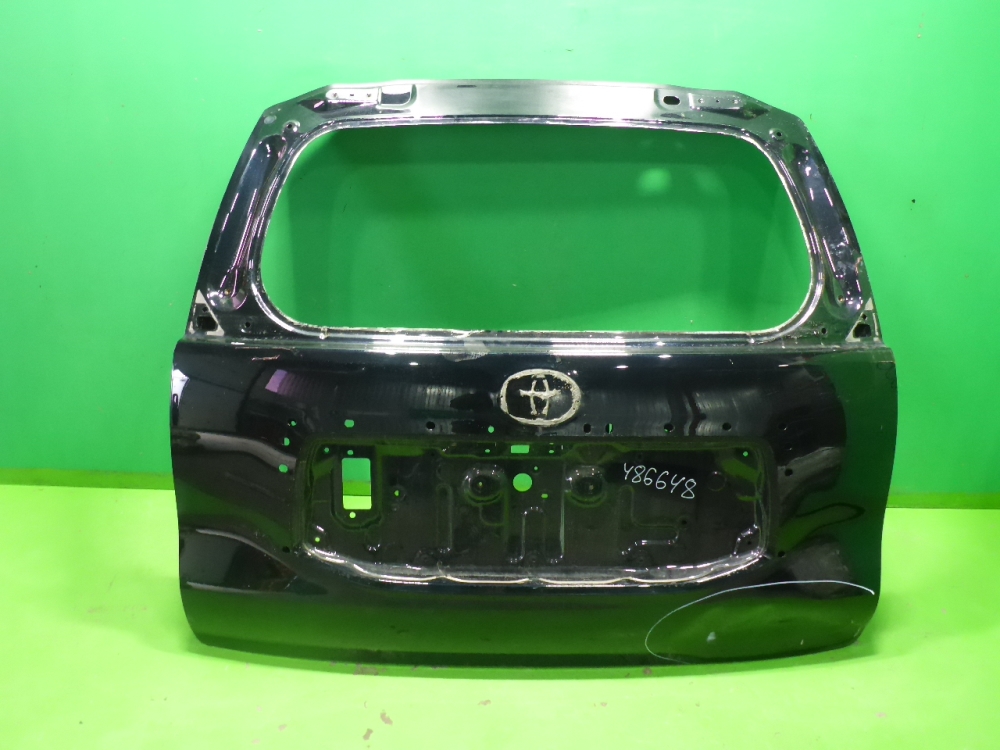 Дверь багажника