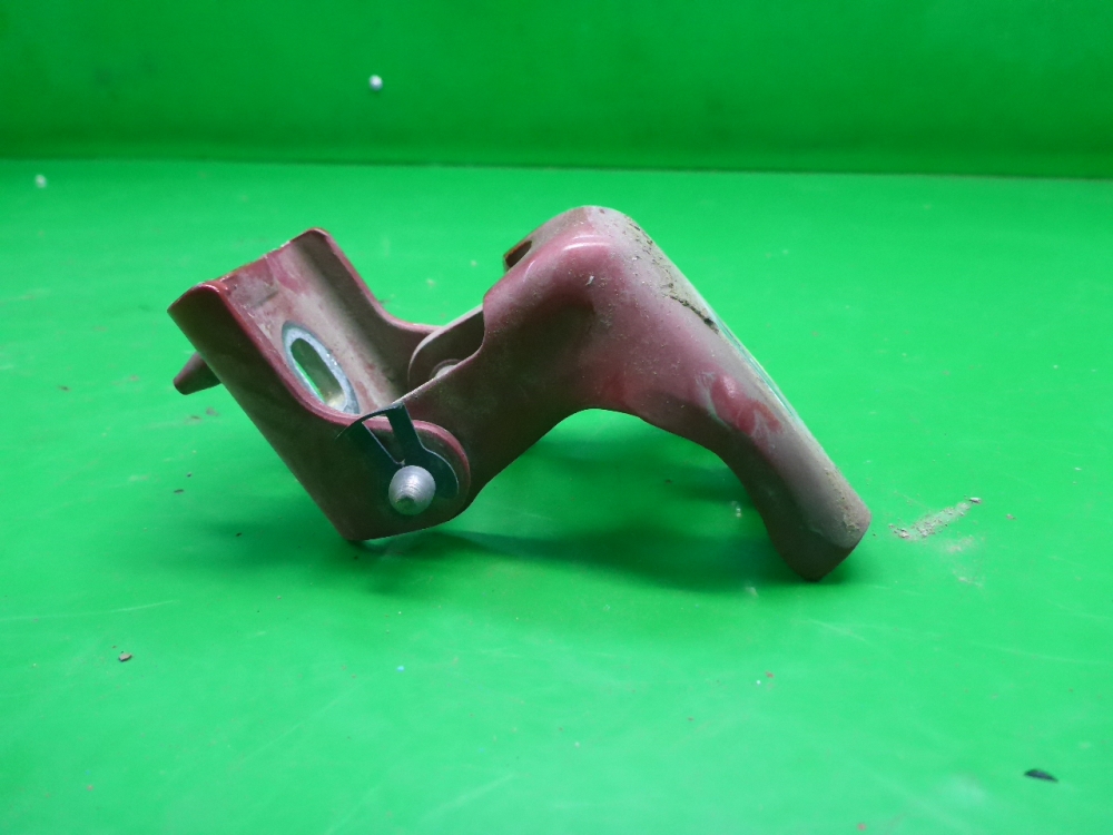 Петля двери передней правой верхняя