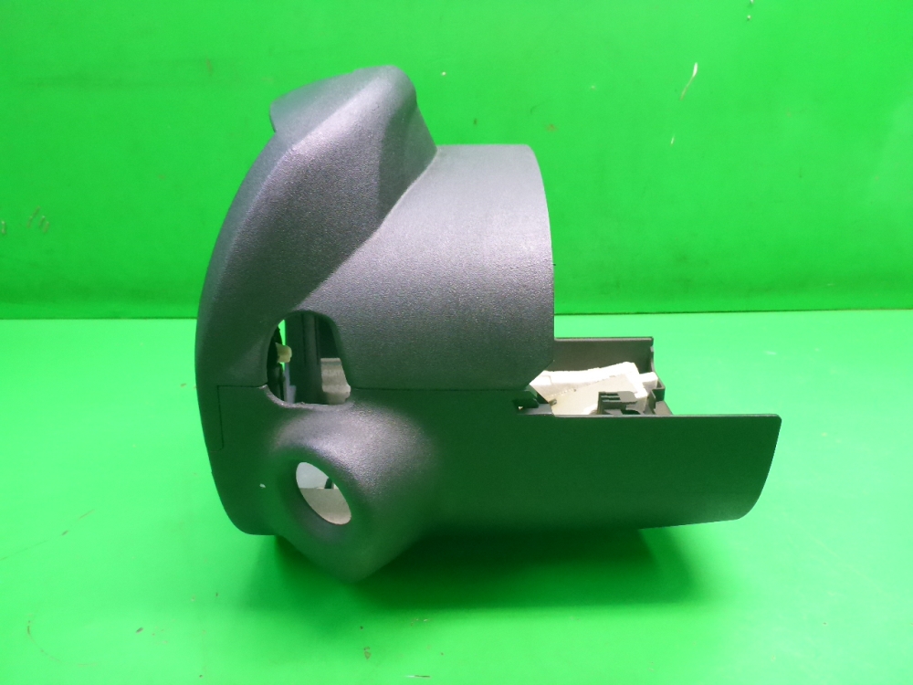 Кожух рулевой колонки