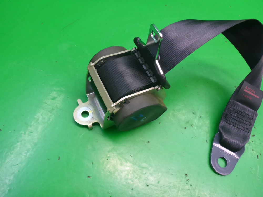 Ремень безопасности