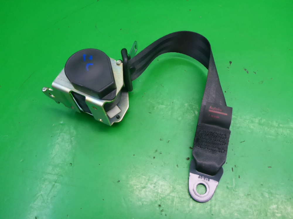 Ремень безопасности