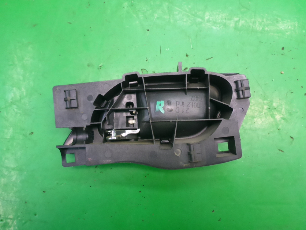 Ручка двери передней внутренняя правая