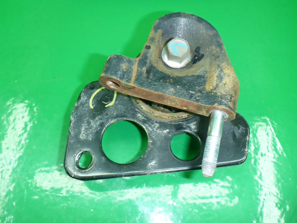 Опора двигателя правая