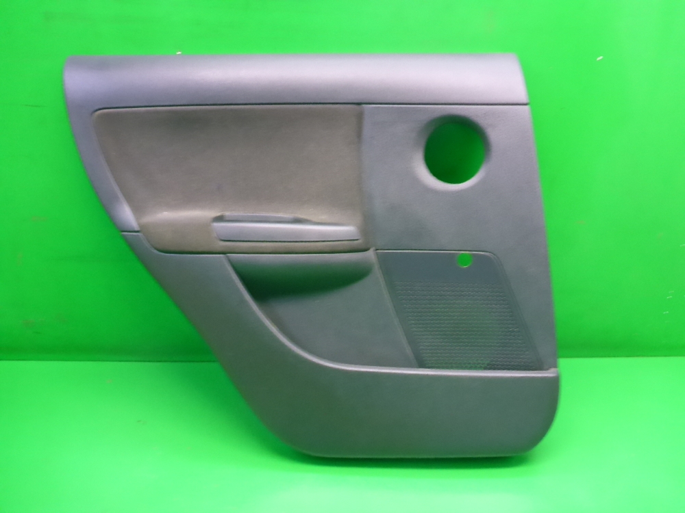 Обшивка двери задней левой