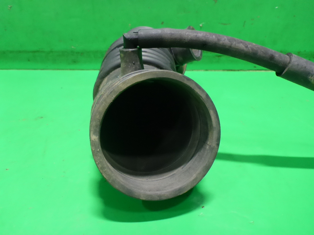 Патрубок воздушного фильтра