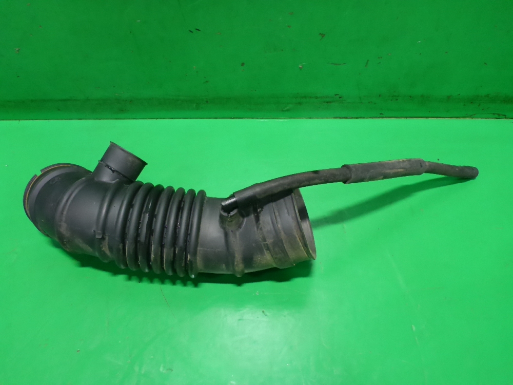 Патрубок воздушного фильтра