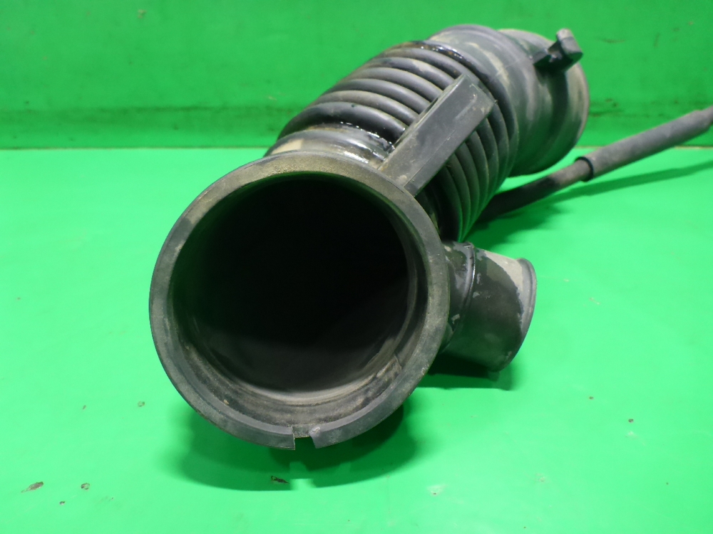 Патрубок воздушного фильтра