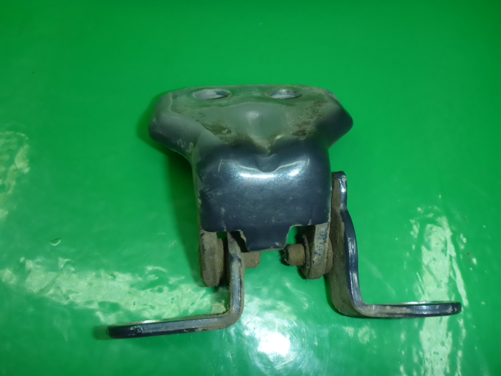 Петля двери задней правой верхняя