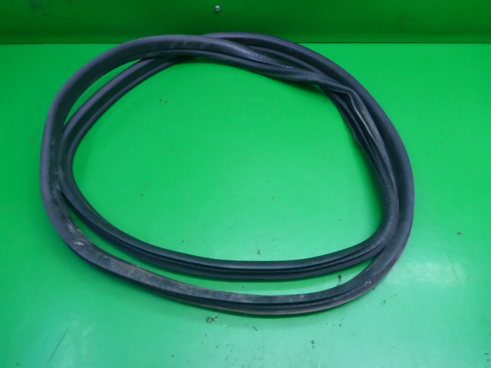 Уплотнитель двери