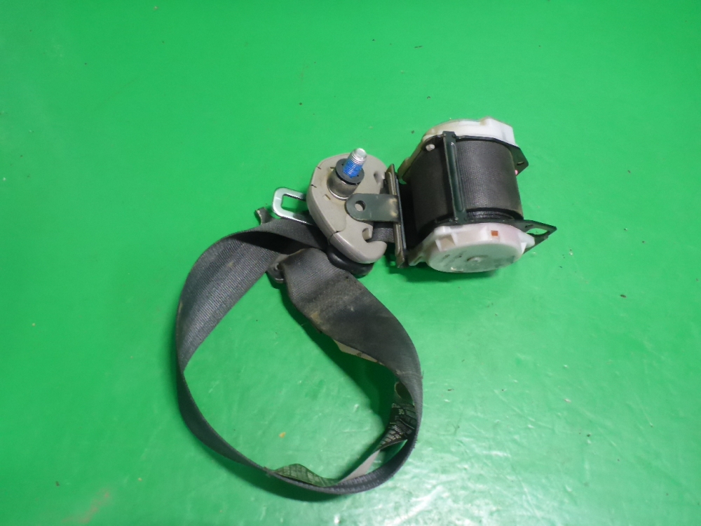 Ремень безопасности