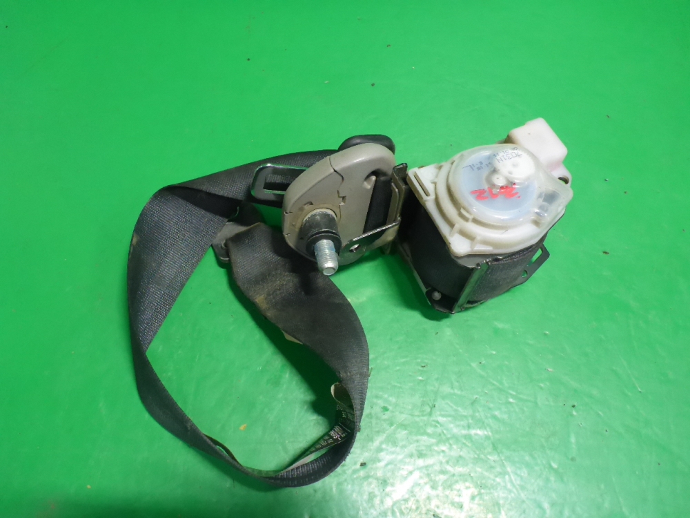 Ремень безопасности