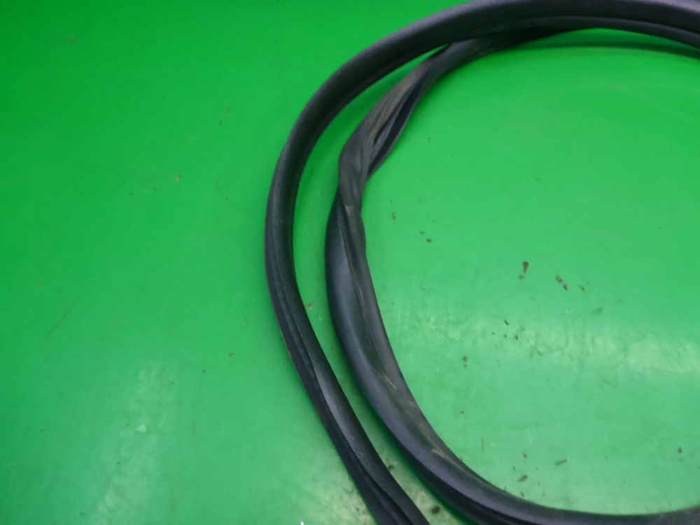 Уплотнитель двери