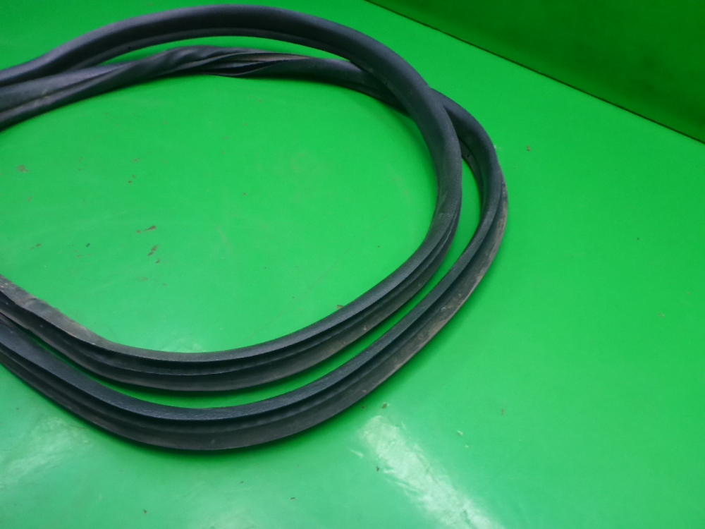 Уплотнитель двери