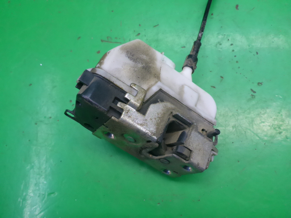 Замок двери задней левой