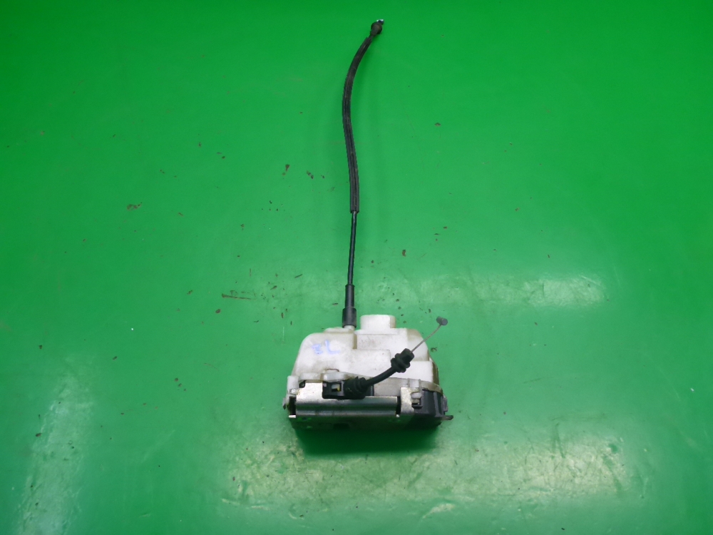 Замок двери задней левой