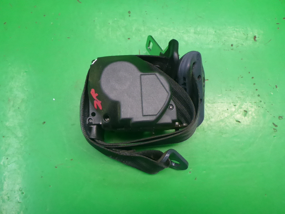 Ремень безопасности