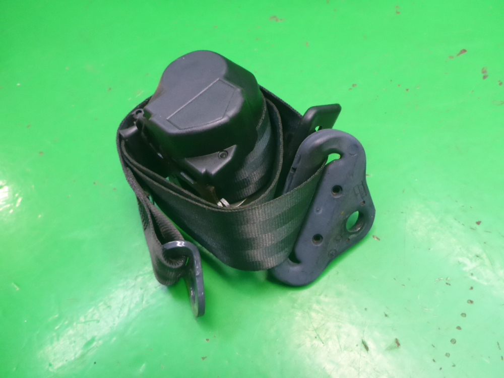 Ремень безопасности