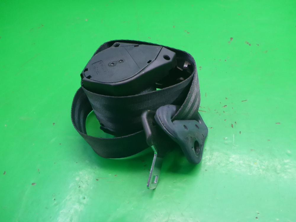 Ремень безопасности