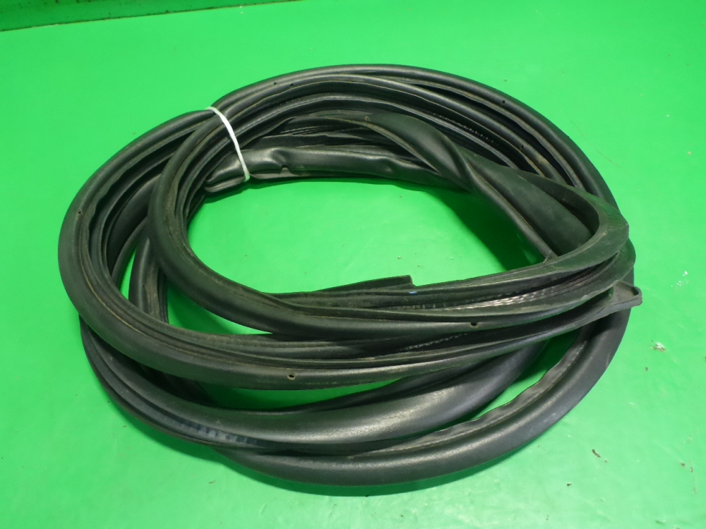 Уплотнитель двери