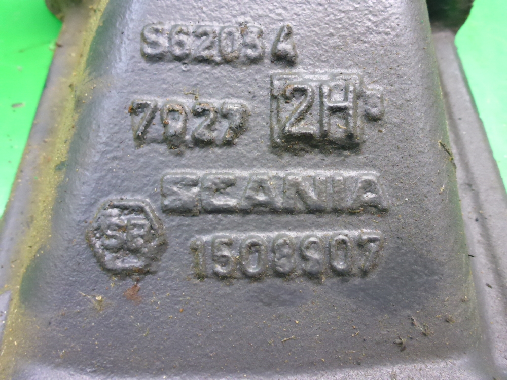 Кронштейн двигателя правый