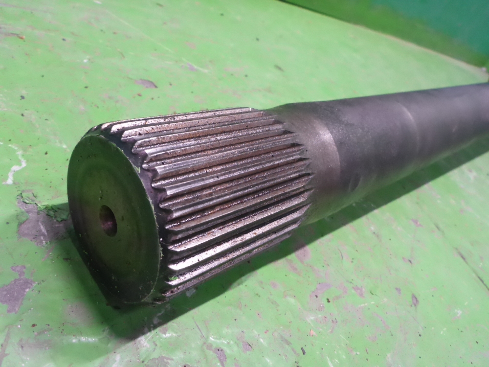 Полуось задняя