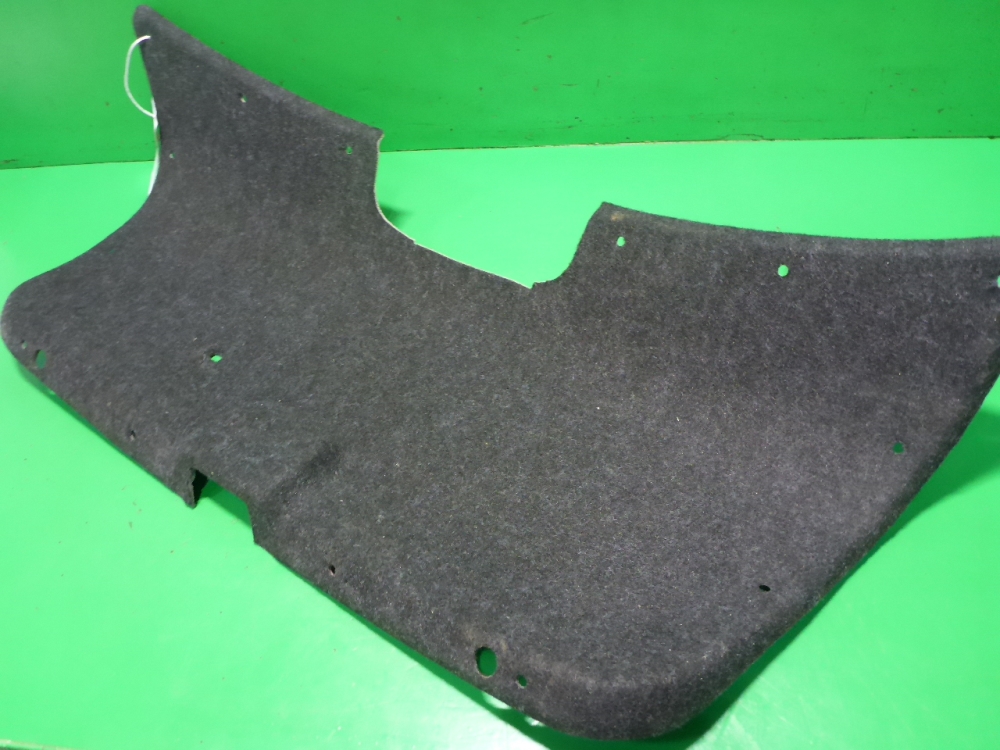 Обшивка двери багажника