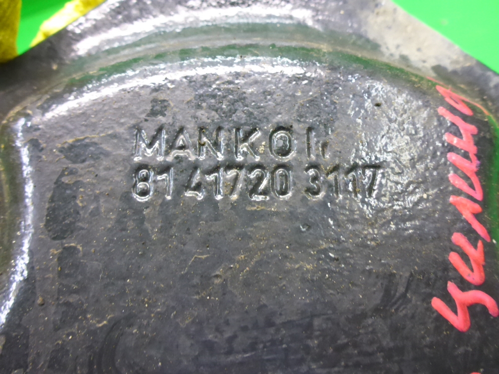 Кронштейн рабочего цилиндра подъема кабины