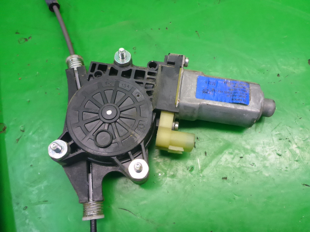 Стеклоподъемник электр. задний левый