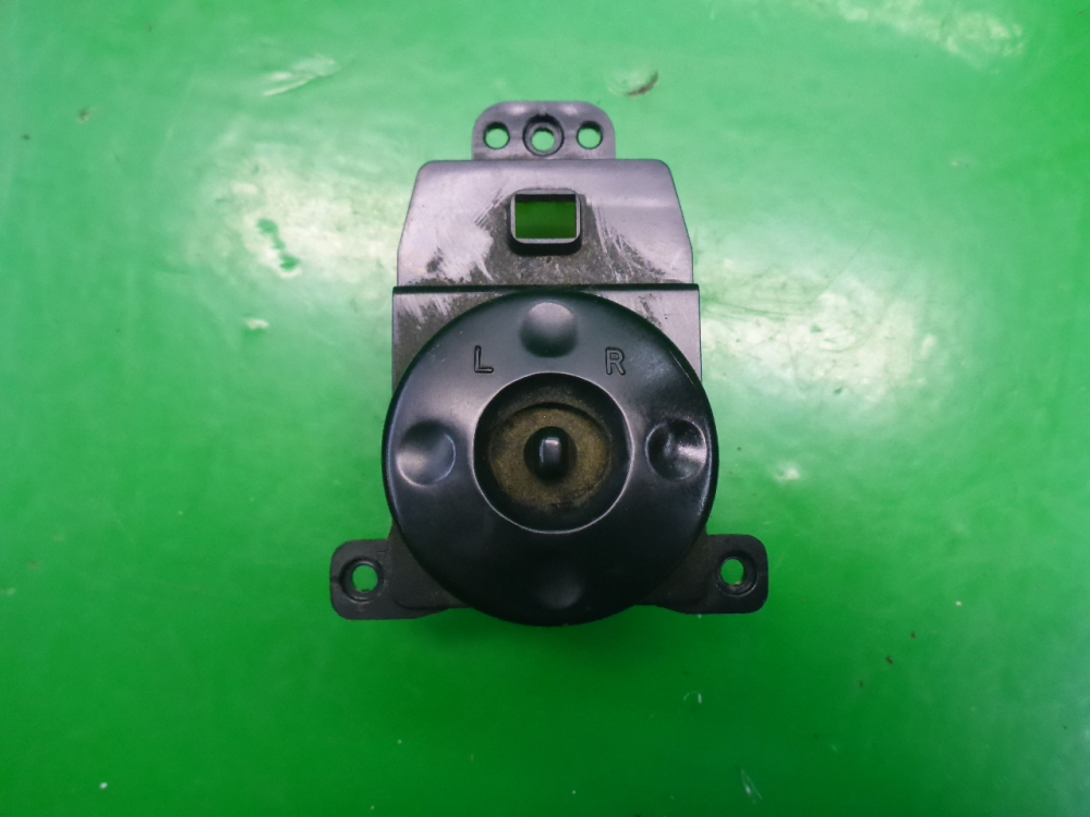 Переключатель регулировки зеркал