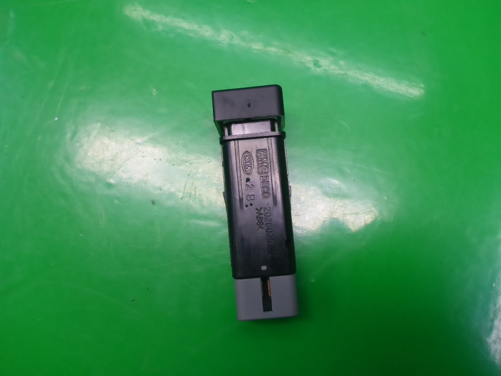 Кнопка обогрева сидений