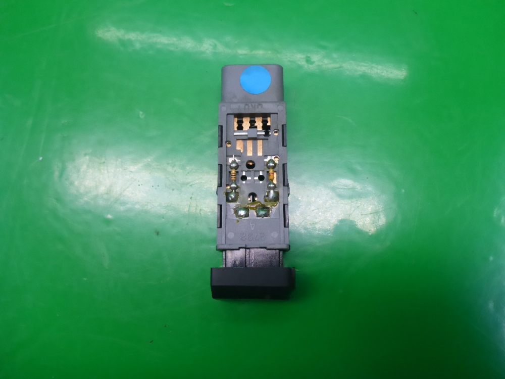 Кнопка обогрева сидений