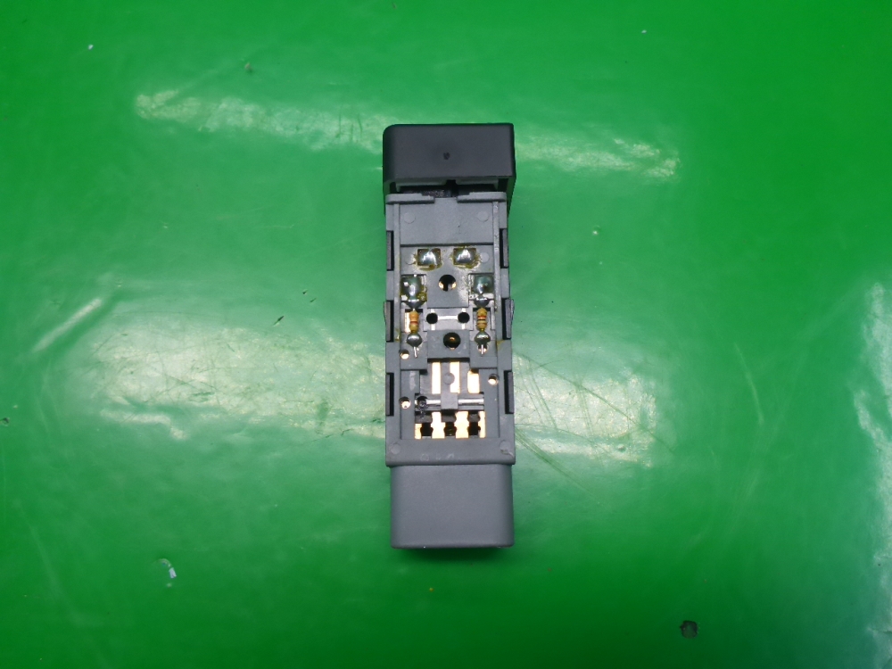 Кнопка обогрева сидений