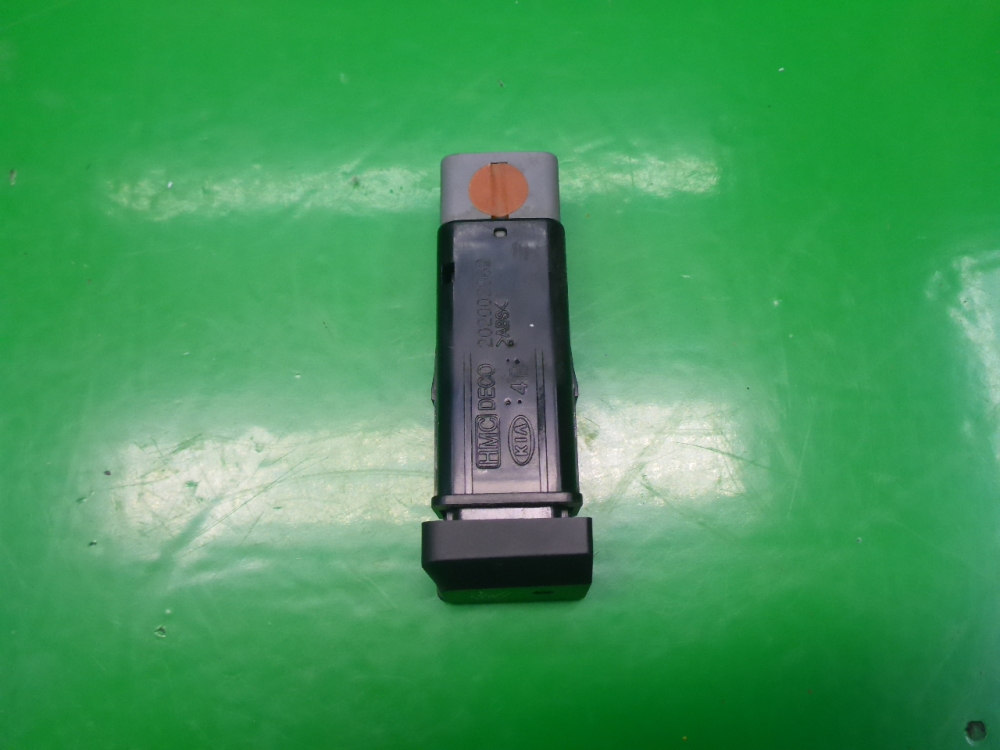 Кнопка обогрева сидений