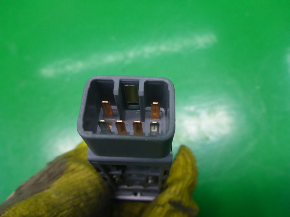 Кнопка обогрева сидений